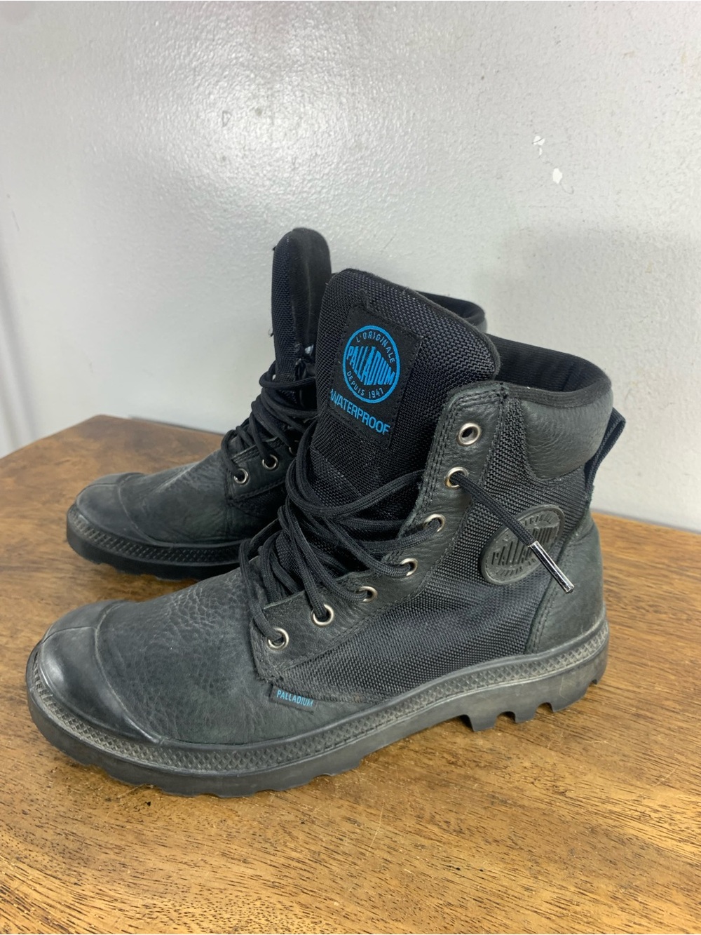 Palladium unisex leather boots